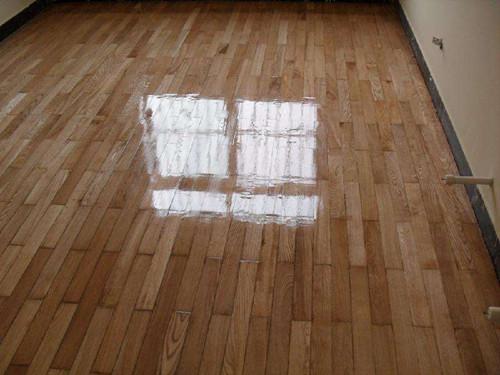 木地板找誰打蠟? 木地板找誰打蠟?